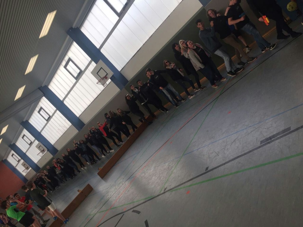 Polonaise in der Turnhalle